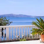 By The Sea - 15237 * Трогір