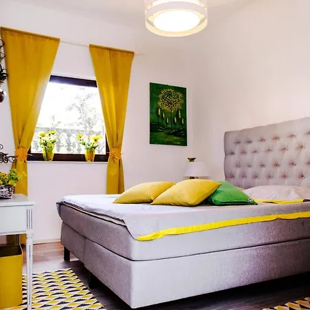 Apartman By The Sea - 15237 *