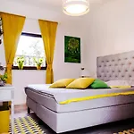 Apartman By The Sea - 15237 *