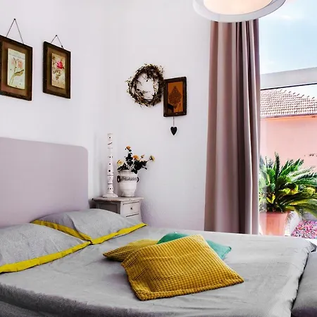 Apartment By The Sea - 15237