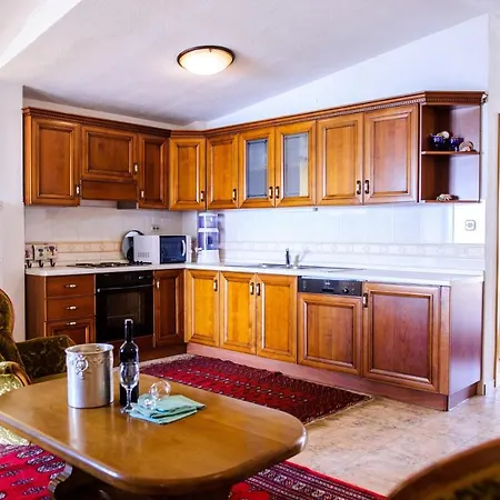 Apartment By The Sea - 15237