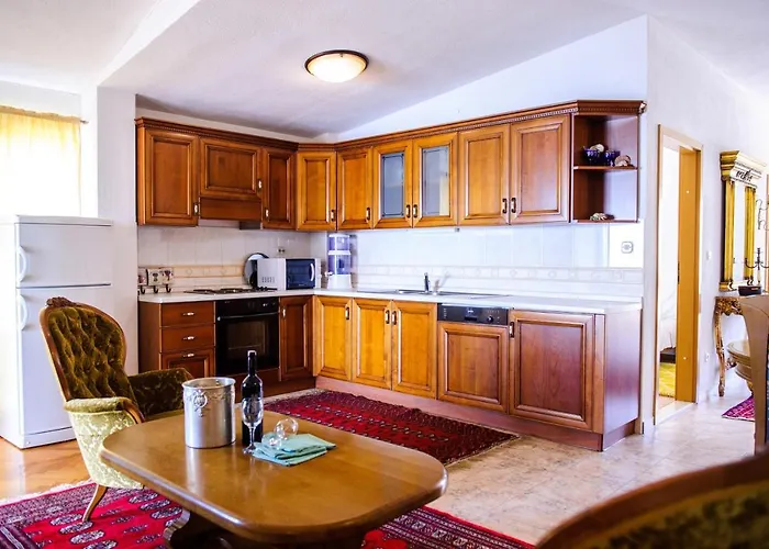Apartment By The Sea - 15237