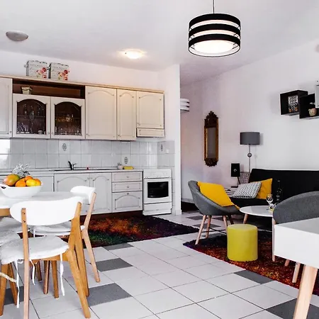 By The Sea - 15237 * Trogir