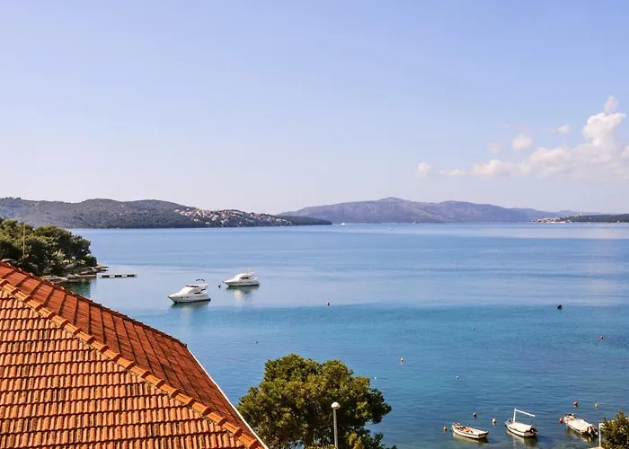 Appartement By The Sea - 15237 *